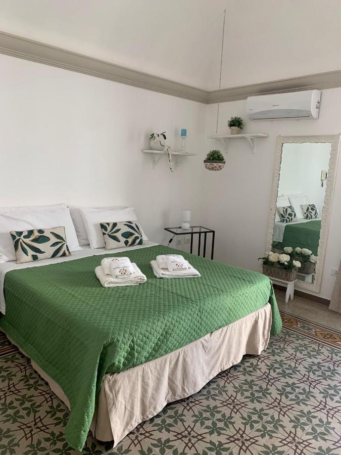 Fiori D'Arancio Apartment แตร์ราซีนี ภายนอก รูปภาพ